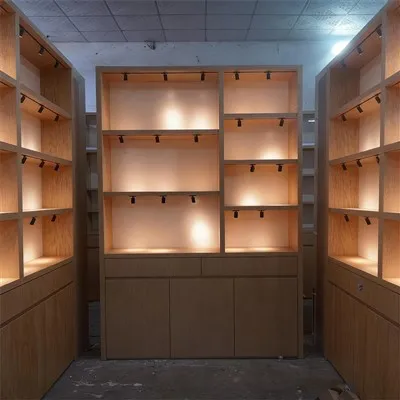 Etalase Optik Kayu Solid